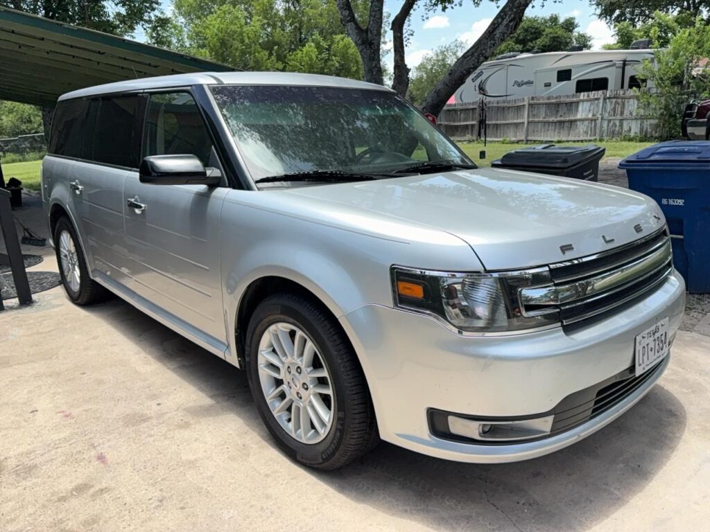 Ford Flex Silver front Veiw