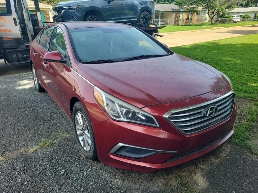Huyndai Sonata Red